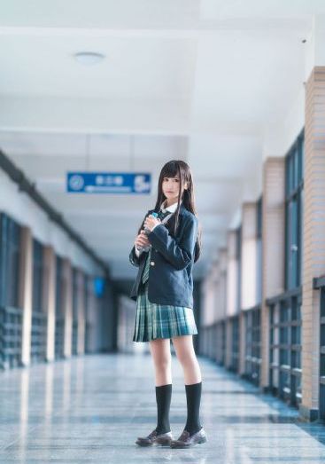 不扣钮的女孩在线